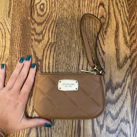 Michael Kors wristlet - Picture 2 of 5